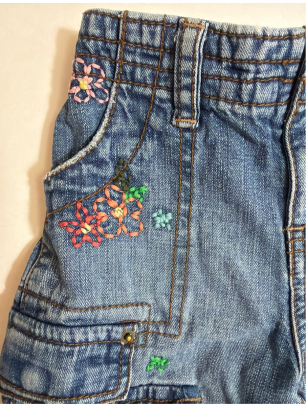 Baby Gap Girls Vintage Floral Embroidered Denim Cargo Shorts 3T - Picture 3 of 8